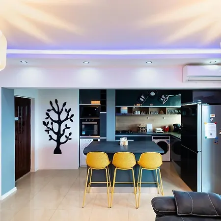 Lazys Haven Modern 2br In Center Apartament