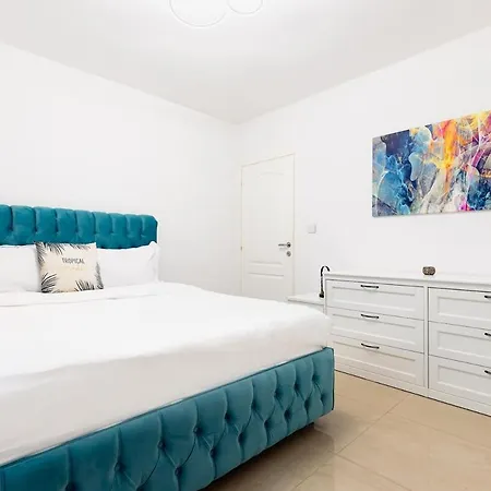 Lazys Haven Modern 2br In Center Apartment *