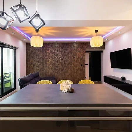Lazys Haven Modern 2br In Center