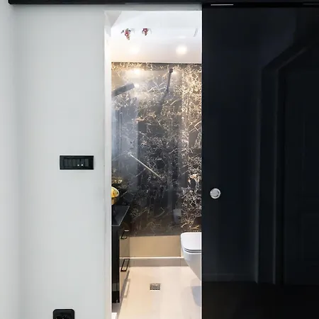 Lazys Haven Modern 2br In Center Apartment *